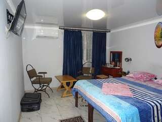 Мини-отель apsny Сухум Двухместный номер Делюкс с 1 кроватью или 2 отдельными кроватями-1